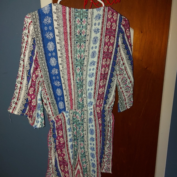 Dresses - Picture 2 of 4